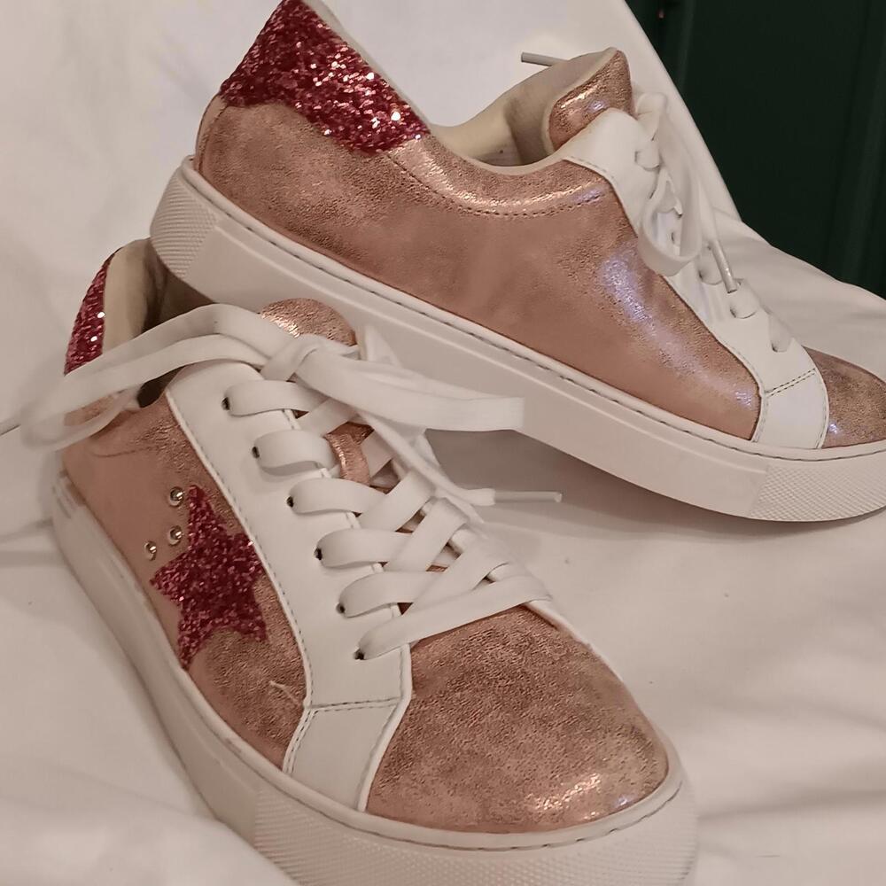 CORKY'S  SUPERNOVA PINK METALLIC SNEAKERS SIZE 8 Stars  SPRING/SUMMER Tennis